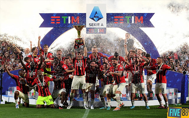 AC Milan & Inter Milan cùng giành Scudetto nhiều thứ hai
