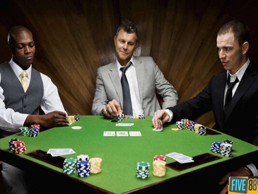 Mẹo chơi Poker từ việc phân tích đối thủ